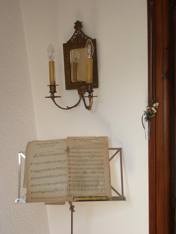 Sauvat Chez Marraineヴィラ エクステリア 写真